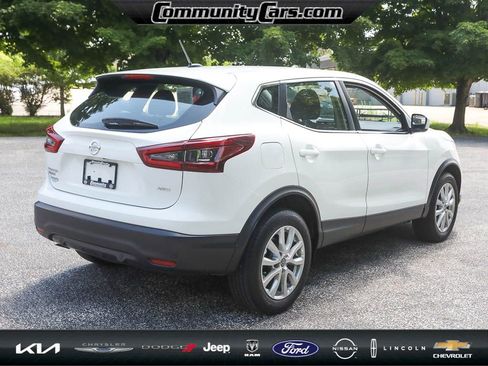 Used 2021 Nissan Rogue Sport S image 8