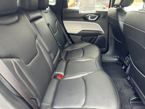 Used 2024 Jeep Compass Limited w/ Sun and Sound Group image 17