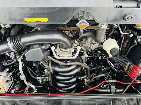 Used 2014 Nissan Titan SL w/ SL Moonroof Package image 16