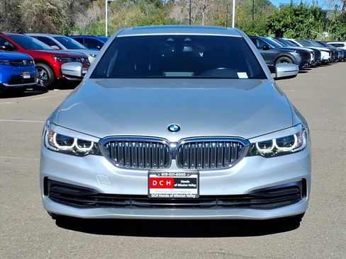 Used 2019 BMW 530e w/ Convenience Package image 2