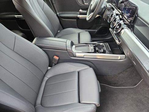 Certified 2026 Mercedes-Benz GLB 250 image 9