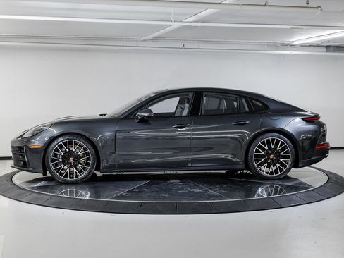 New 2026 Porsche Panamera 4 image 2