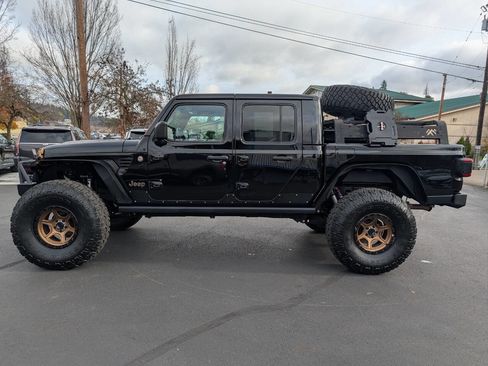 Used 2020 Jeep Gladiator Overland image 5