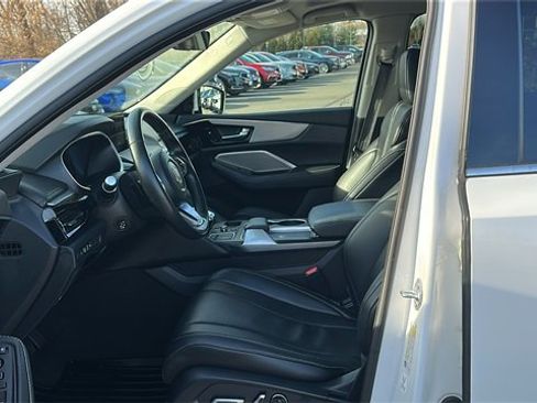 Certified 2023 Acura MDX SH-AWD w/ Technology Package image 9