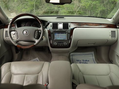 Used 2007 Cadillac DTS Luxury II image 20