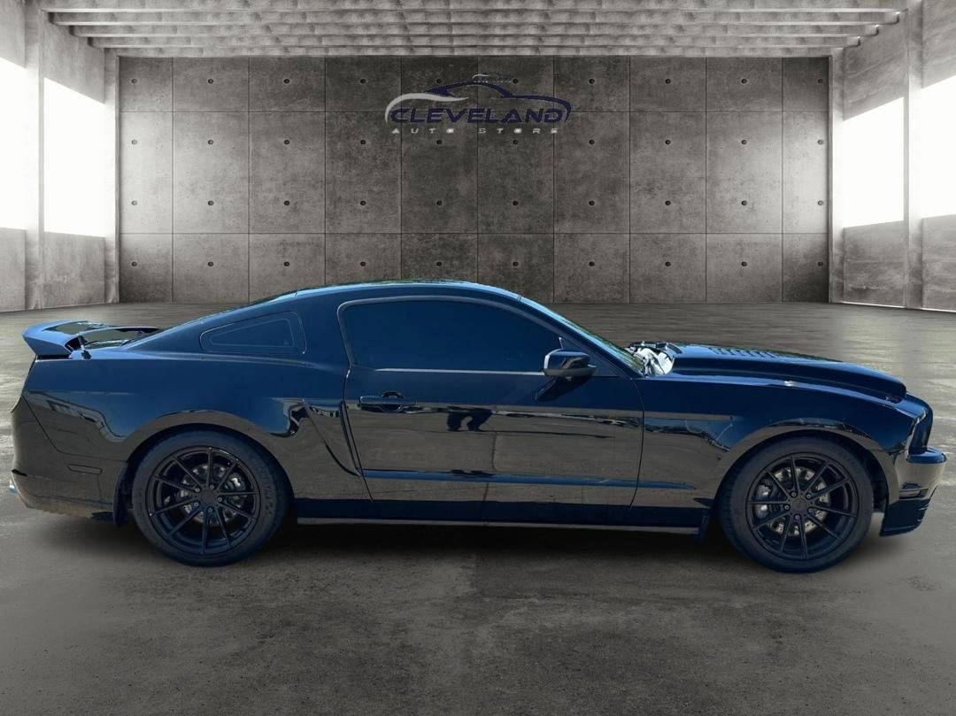 Used 2013 Ford Mustang GT Premium w/ GT Coupe Accessory Pkg 5 RWD image 2
