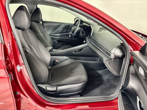 Certified 2025 Hyundai Elantra SEL FWD image 26