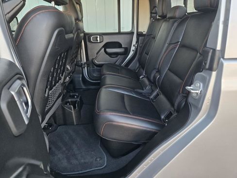 Used 2021 Jeep Gladiator Mojave AWD/4WD image 12