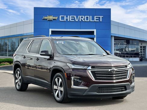 Certified 2023 Chevrolet Traverse LT w/ LT Premium Package AWD/4WD image 6