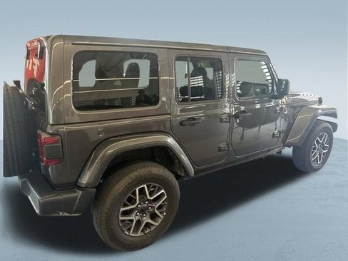 Used 2025 Jeep Wrangler Unlimited Sahara AWD/4WD image 10