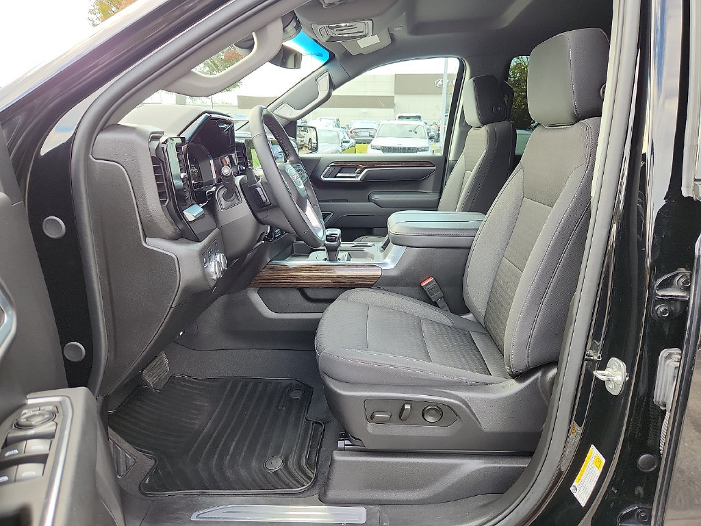 Used 2025 GMC Sierra 1500 Elevation w/ X31 Off-Road Package AWD/4WD image 13