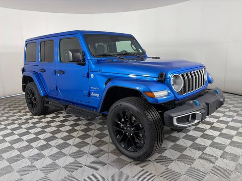 Used 2024 Jeep Wrangler Unlimited Sahara AWD/4WD image 1