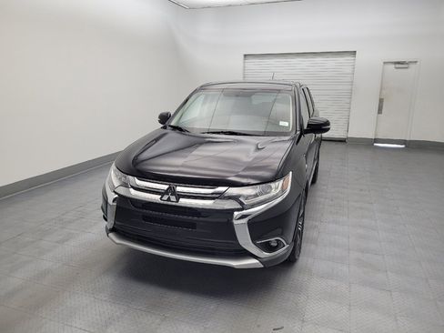 Used 2016 Mitsubishi Outlander SE AWD/4WD image 15