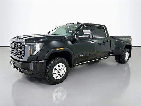 Used 2024 GMC Sierra 3500 Denali Ultimate image 3