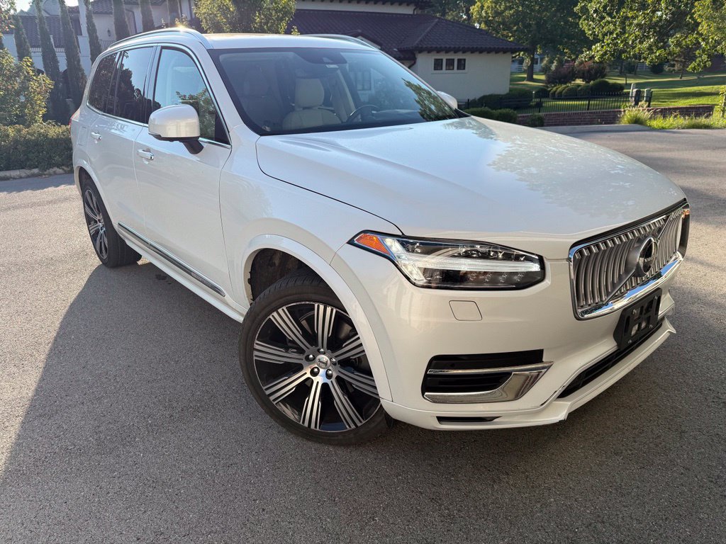 Used 2021 Volvo XC90 T8 Inscription w/ Lounge Package AWD/4WD image 2