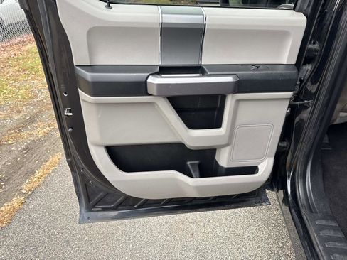 Used 2018 Ford F150 XLT w/ Equipment Group 302A Luxury image 11