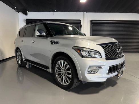 Used 2015 INFINITI QX80 2WD w/ Deluxe Technology Package image 3