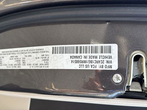 Used 2021 Chrysler Pacifica Touring-L image 20