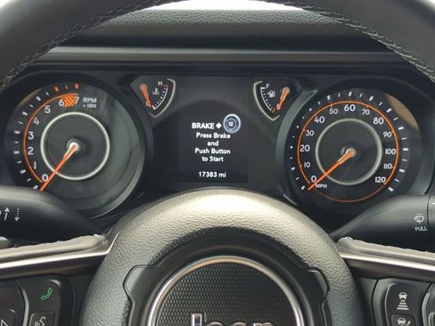 Used 2025 Jeep Wrangler Unlimited Sport AWD/4WD image 16