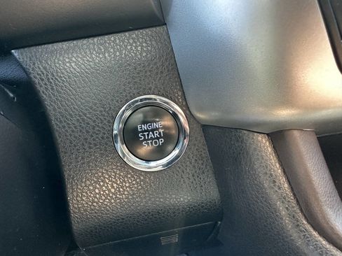 Used 2019 Toyota Highlander XLE w/ Protection Package #3 image 10