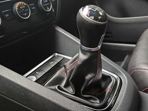 Used 2017 Volkswagen Jetta GLI FWD image 14