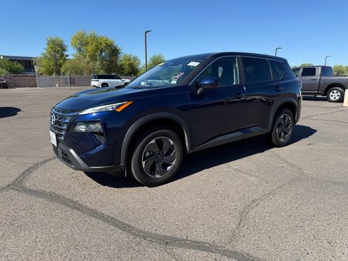 Certified 2025 Nissan Rogue SV FWD image 1