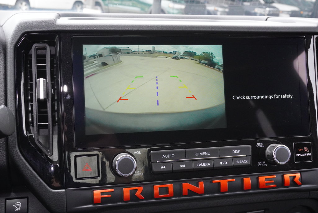 Used 2025 Nissan Frontier PRO-4X AWD/4WD image 14