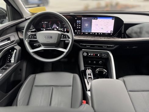 Certified 2025 Audi Q5 2.0T Premium w/ Convenience Package image 11