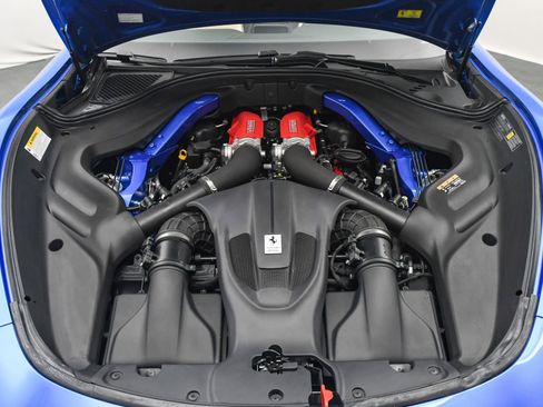 Used 2025 Ferrari Roma Spider image 32