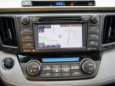 Used 2014 Toyota RAV4 Limited image 17