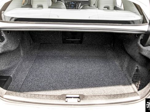 Used 2023 Volvo S60 T8 Plus image 17