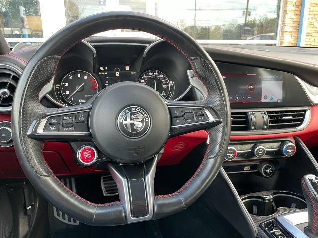 Used 2021 Alfa Romeo Giulia Quadrifoglio RWD image 22