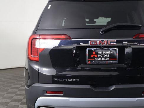 Used 2023 GMC Acadia SLT image 17