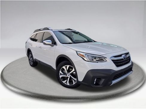 Certified 2022 Subaru Outback Touring AWD/4WD image 3