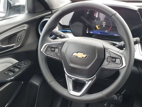 Used 2025 Chevrolet Trax LT w/ LT Convenience Package image 28