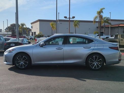 Used 2024 Lexus ES 300h w/ Premium Package image 9