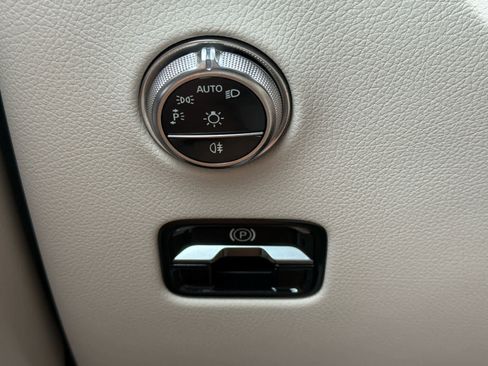 Used 2026 Mercedes-Benz GLC 350e 4MATIC image 29