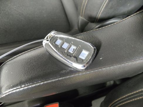 Used 2020 Chevrolet Trax LT w/ LT Convenience Package FWD image 32