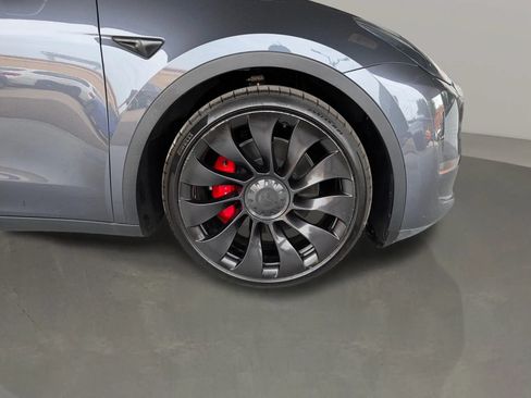 Used 2022 Tesla Model Y Performance AWD/4WD image 33
