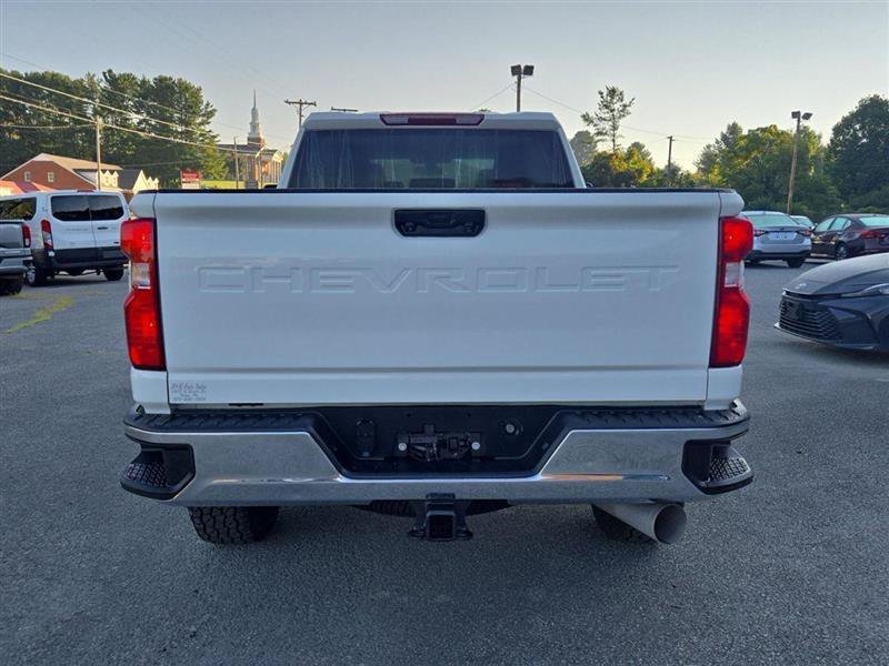 Used 2023 Chevrolet Silverado 2500 LT w/ Convenience Package AWD/4WD image 4