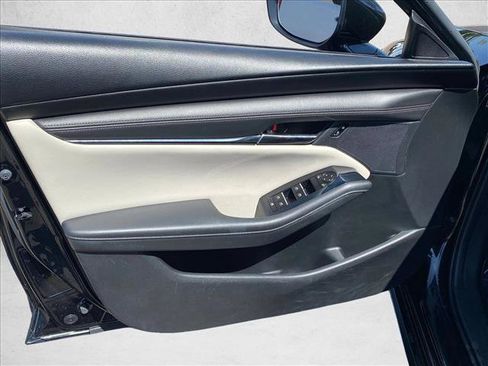 Used 2019 MAZDA MAZDA3 Sedan FWD image 10