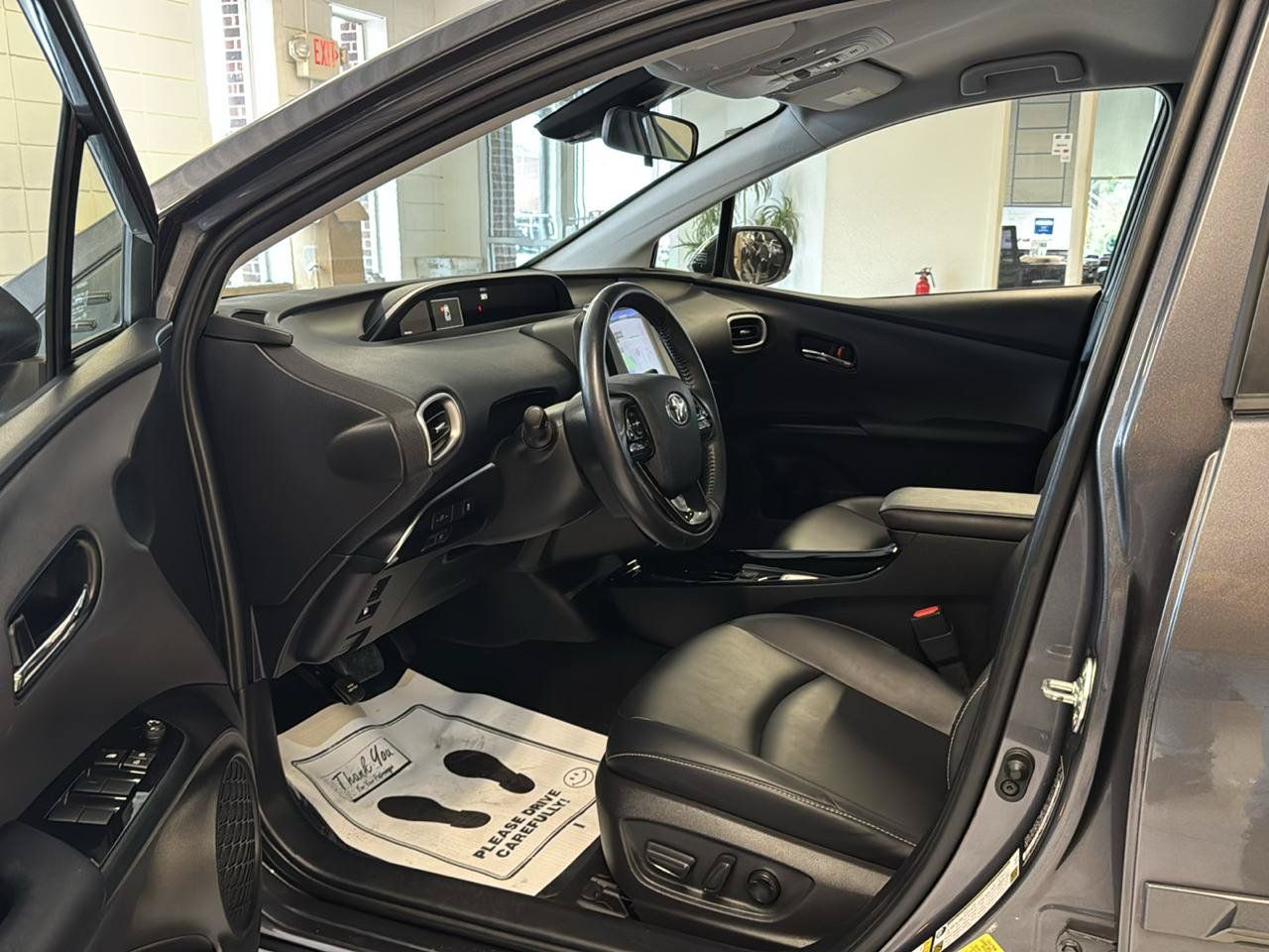 Used 2022 Toyota Prius Prime XLE FWD image 7