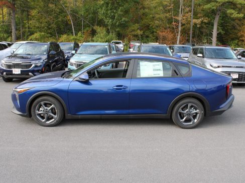 New 2025 Kia K4 LXS image 5