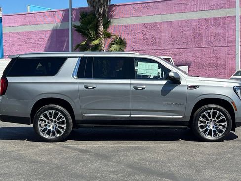 New 2026 GMC Yukon XL Denali AWD/4WD image 3