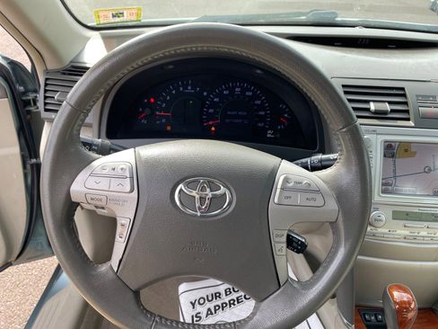 Used 2011 Toyota Camry XLE w/ SE/XLE Extra-Value Pkg image 11