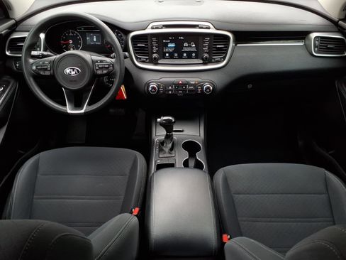 Used 2018 Kia Sorento LX image 15
