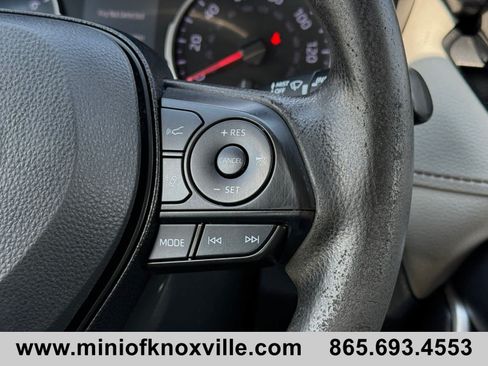 Used 2020 Toyota RAV4 XLE FWD image 21