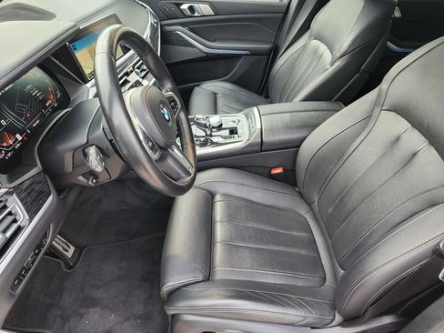 Used 2022 BMW X7 M50i w/ Executive Package image 16