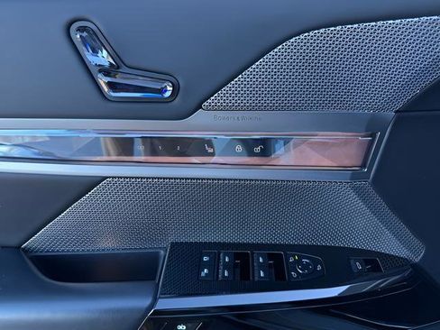 Used 2024 BMW 760i xDrive w/ Premium Package 2 image 15