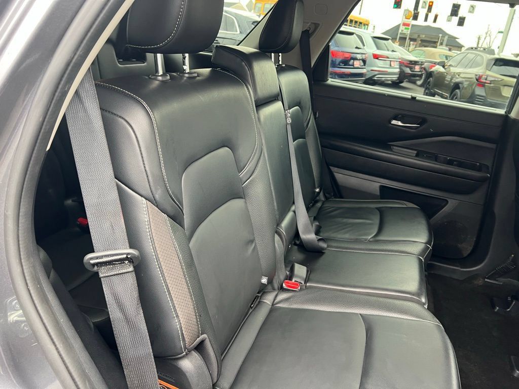 Used 2023 Nissan Pathfinder SL w/ Cargo Package AWD/4WD image 26